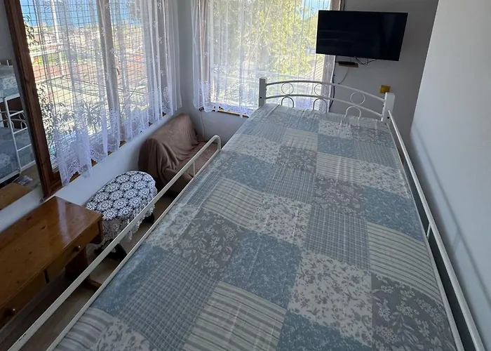 Къща за гости етаж от къща - желкови Варна