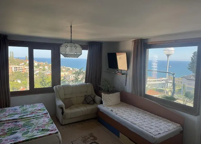 етаж от къща - желкови Къща за гости Варна